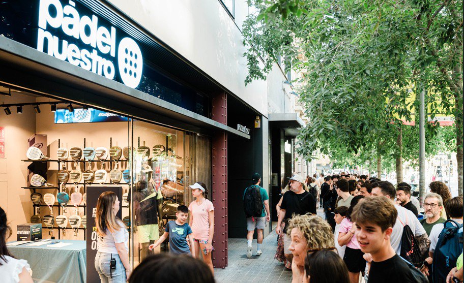 Padel Nuestro abre una flagship store a Barcelona