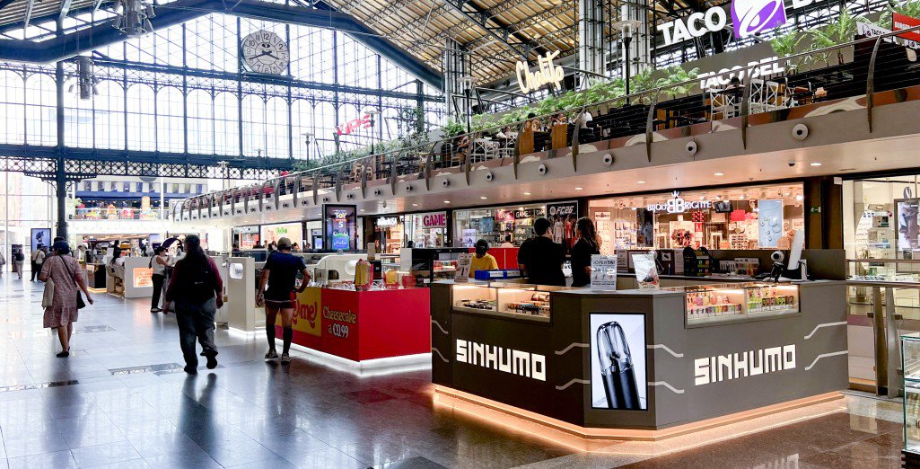 Sinhumo suma cuatro aperturas en centros comerciales