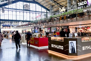 Sinhumo suma cuatro aperturas en centros comerciales