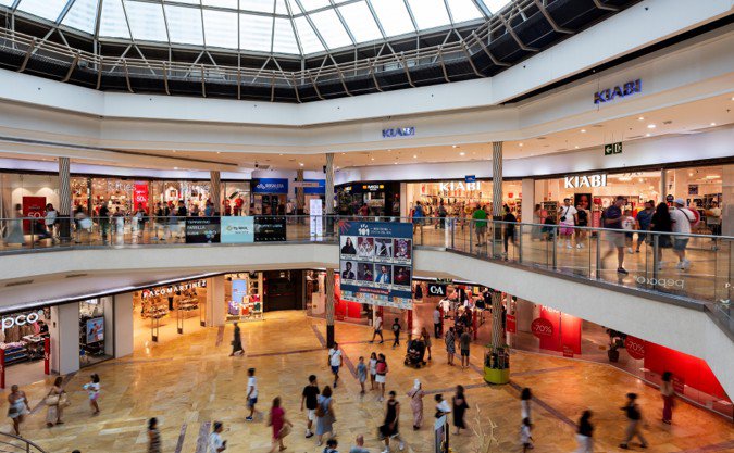 Carmila firma 74 contratos e incorpora 40 marcas a su cartera hasta junio