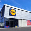 Lidl invierte más de tres millones en renovar su supermercado de Carballo