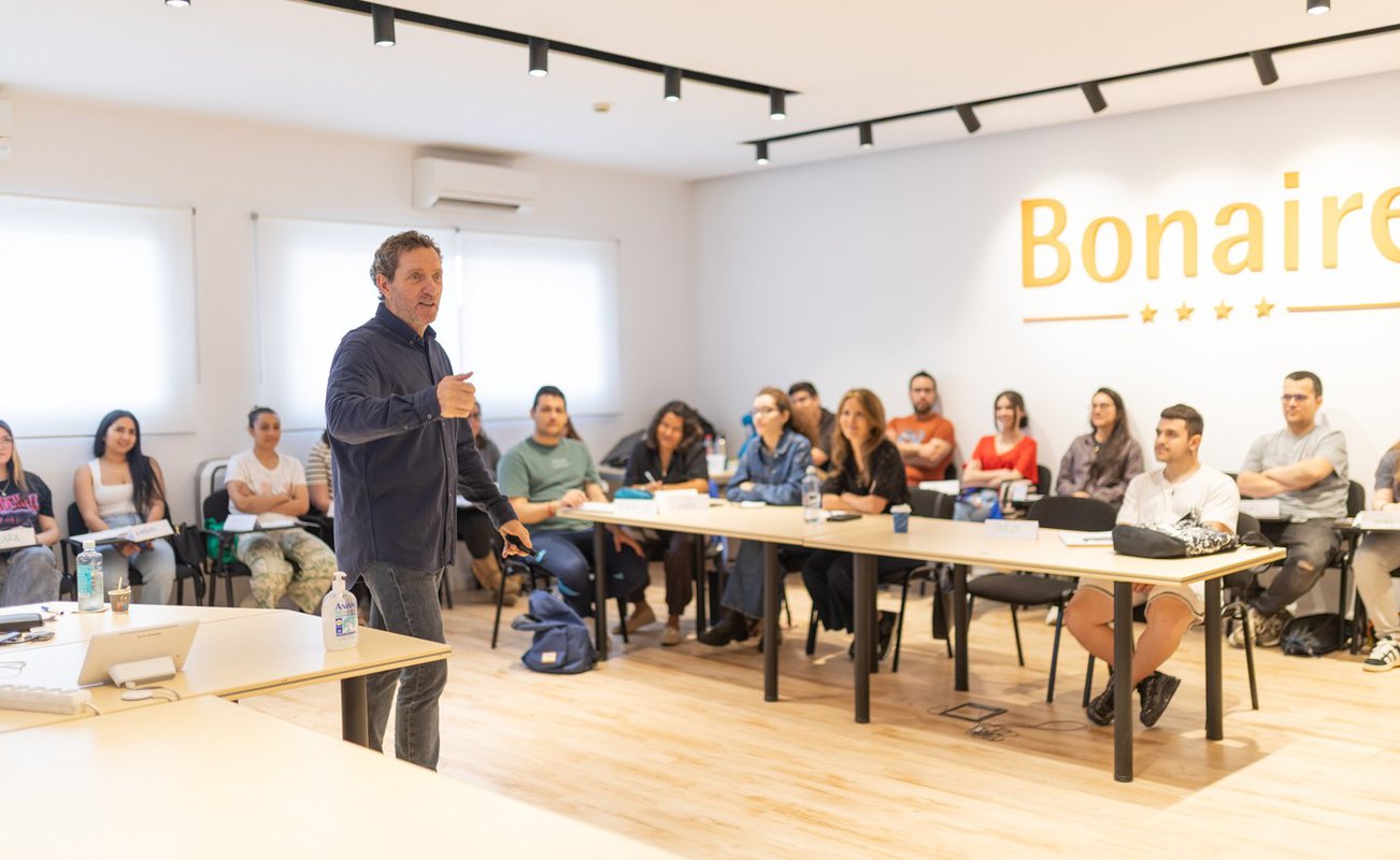 Bonaire conecta formación y empleo en el sector retail