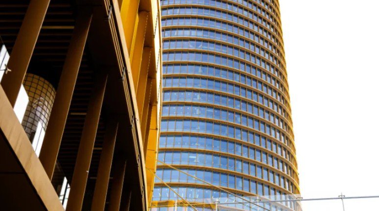 Fnac trasladará su tienda de Torre Sevilla