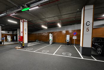 Gran Vía de Vigo amplía su infraestructura con 18 cargadores eléctricos