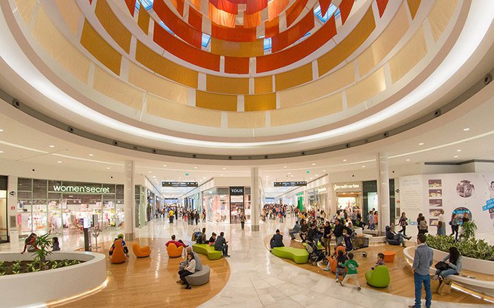 La afluencia de los centros comerciales aumenta un 31,2% interanual en mayo
