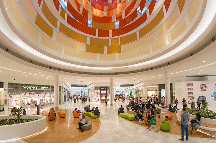 La afluencia de los centros comerciales aumenta un 31,2% interanual en mayo