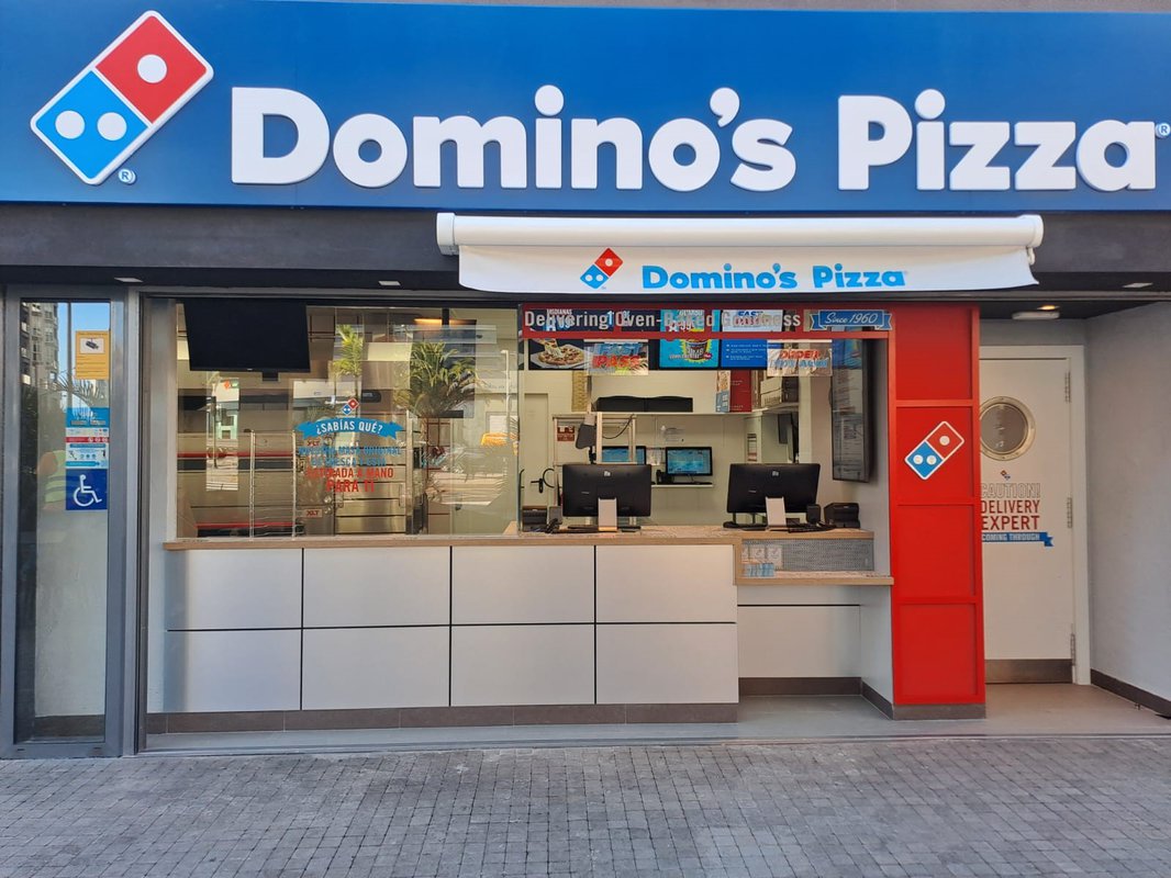 Domino's inaugura su tercer restaurante en Tenerife