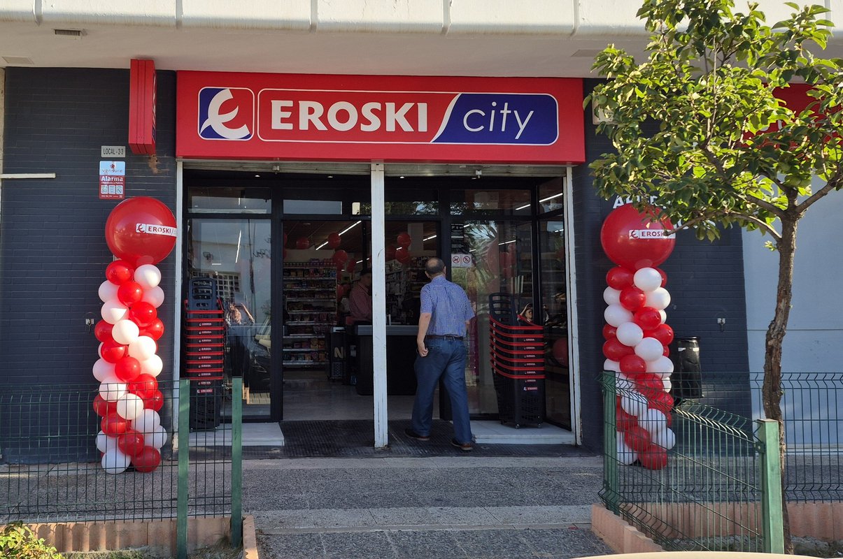 Eroski inaugura un supermercado en Sevilla