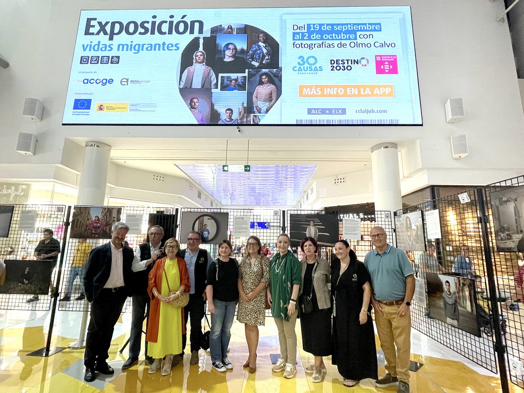 La exposición ‘Vidas Migrantes’ de la Fundación Elche Acoge se instala en L’Aljub