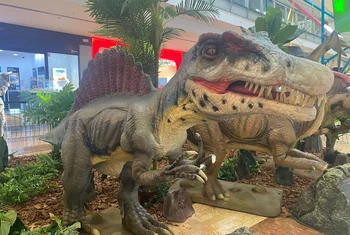 Los dinosaurios invaden Nueva Condomina