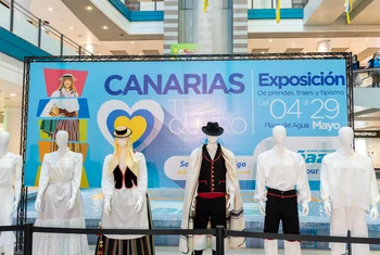 Añaza Carrefour celebra el Día de Canarias
