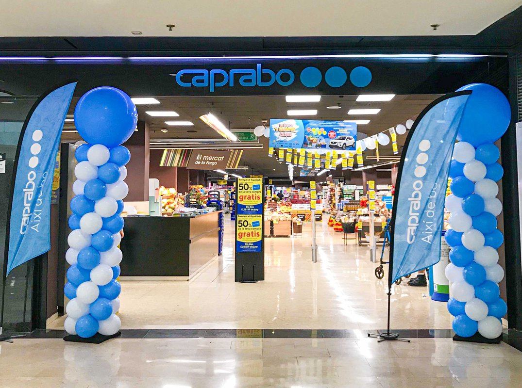 Nuevas áreas y promociones en el Caprabo del centro comercial La Farga