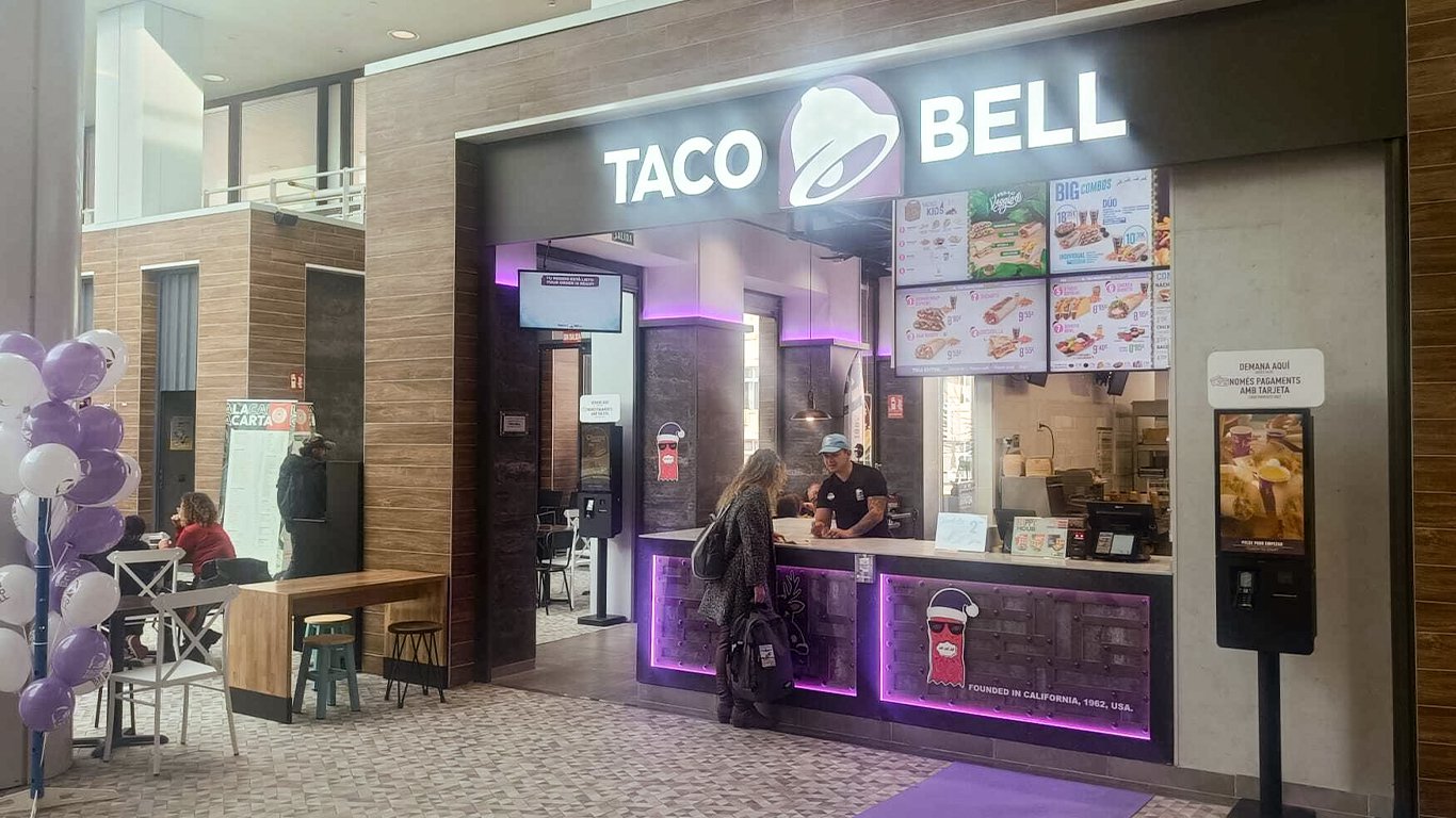 Taco Bell abre sus puertas en el centro comercial La Farga