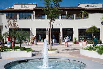 Mallorca Fashion Outlet entrena su Premium Plaza