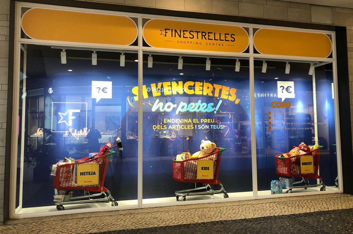Finestrelles Shopping Centre rinde homenaje a 'El precio justo'