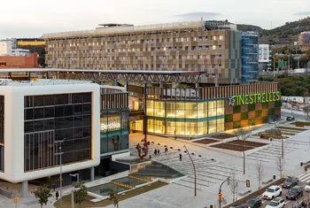 Finestrelles Shopping Centre firma un convenio con la Fundació Finestrelles