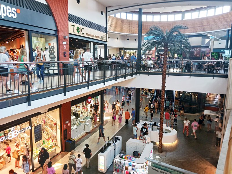 centro comercial Espai Gironès