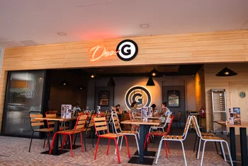 Don G y Original Kebab aumentan oferta de restauración de Bahía Sur