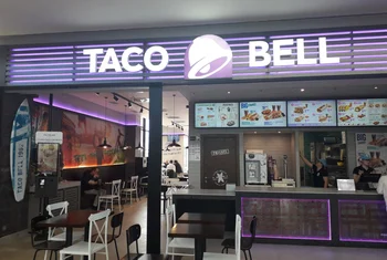 Taco Bell aterriza en el Centro Comercial Ballonti