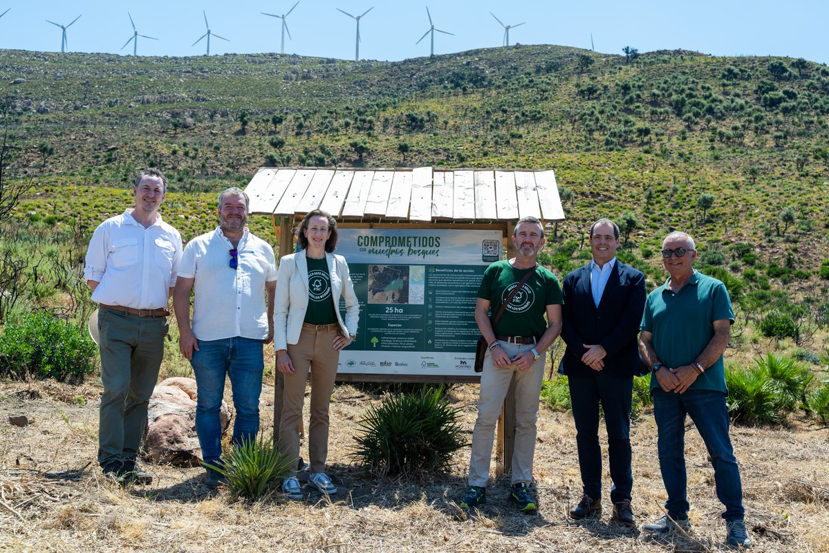 Carrefour, FSC y Mahou reforestan el monte Las Piñas de Tarifa tras el incendio de 2024