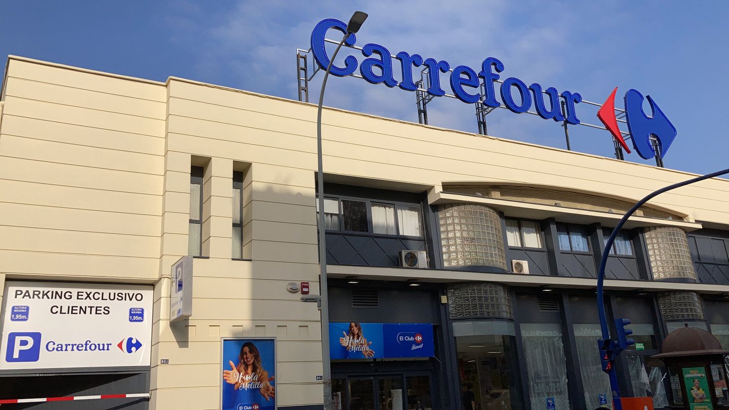 Carrefour vende siete hipermercados a Realty Income por 93 millones de euros
