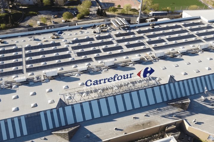 Carrefour impulsa el autoconsumo de energía fotovoltaica en 130 centros