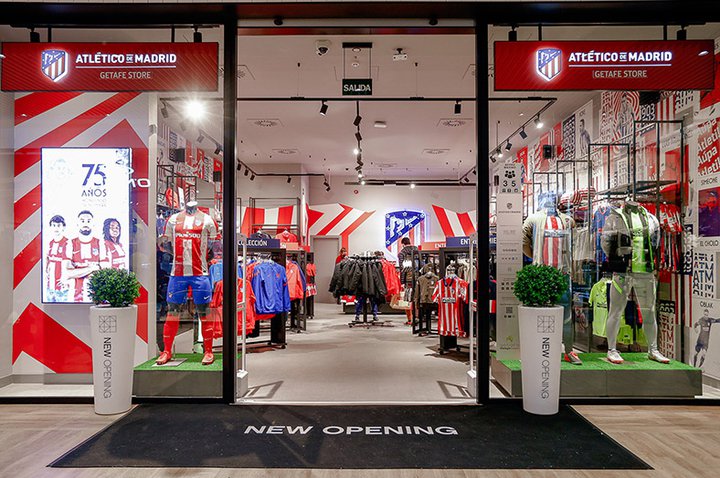 El Atlético de Madrid estrena tienda  en Getafe The Style Outlets