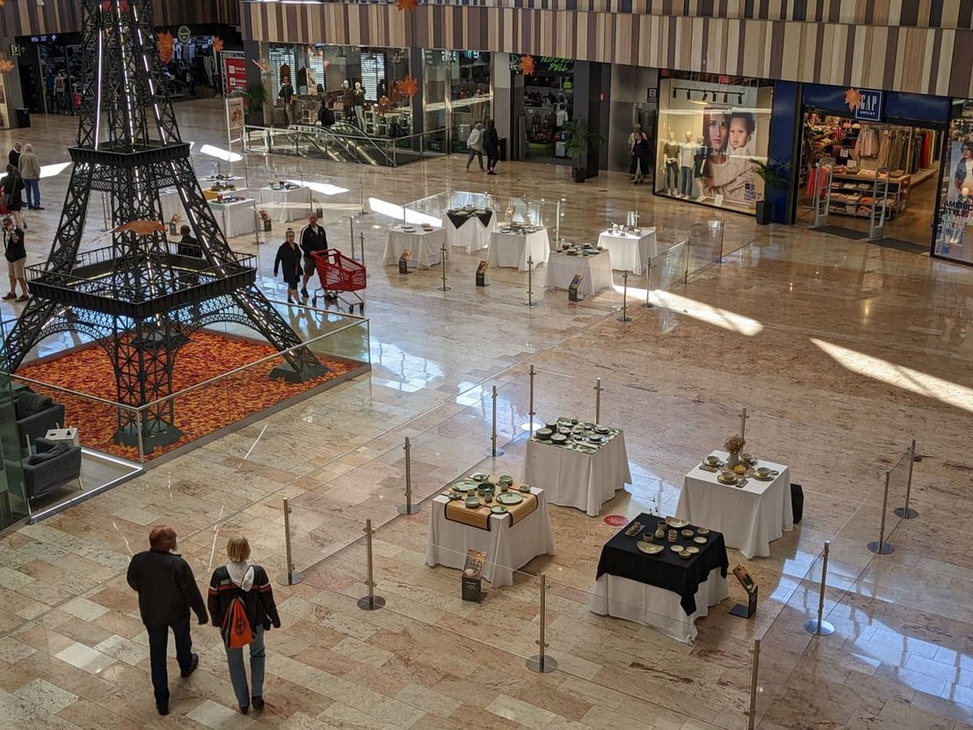 Gran Jonquera Outlet & Shopping acoge una exposición de vajillas