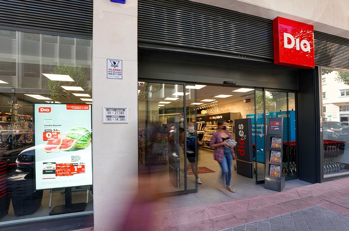 Dia completa la venta de 235 supermercados a Alcampo