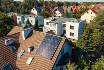 Ocho de cada 10 españoles consideran instalar paneles solares en su hogar