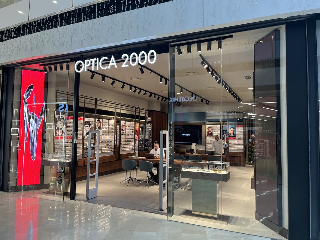 OPTICA2000 amplía el mix comercial de Plenilunio