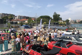 Gran Vía de Vigo, escenario de una competición de coches clásicos