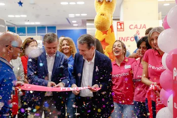 Toys “R” Us estrena nueva tienda con un espacio de Prénatal en Vigo