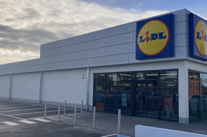 Lidl reabre su tienda de Benavente tras invertir tres millones de euros