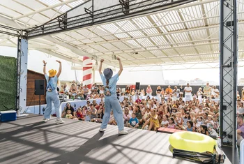 Miramar activa su programación de verano con conciertos y cine al aire libre y suma nuevas aperturas