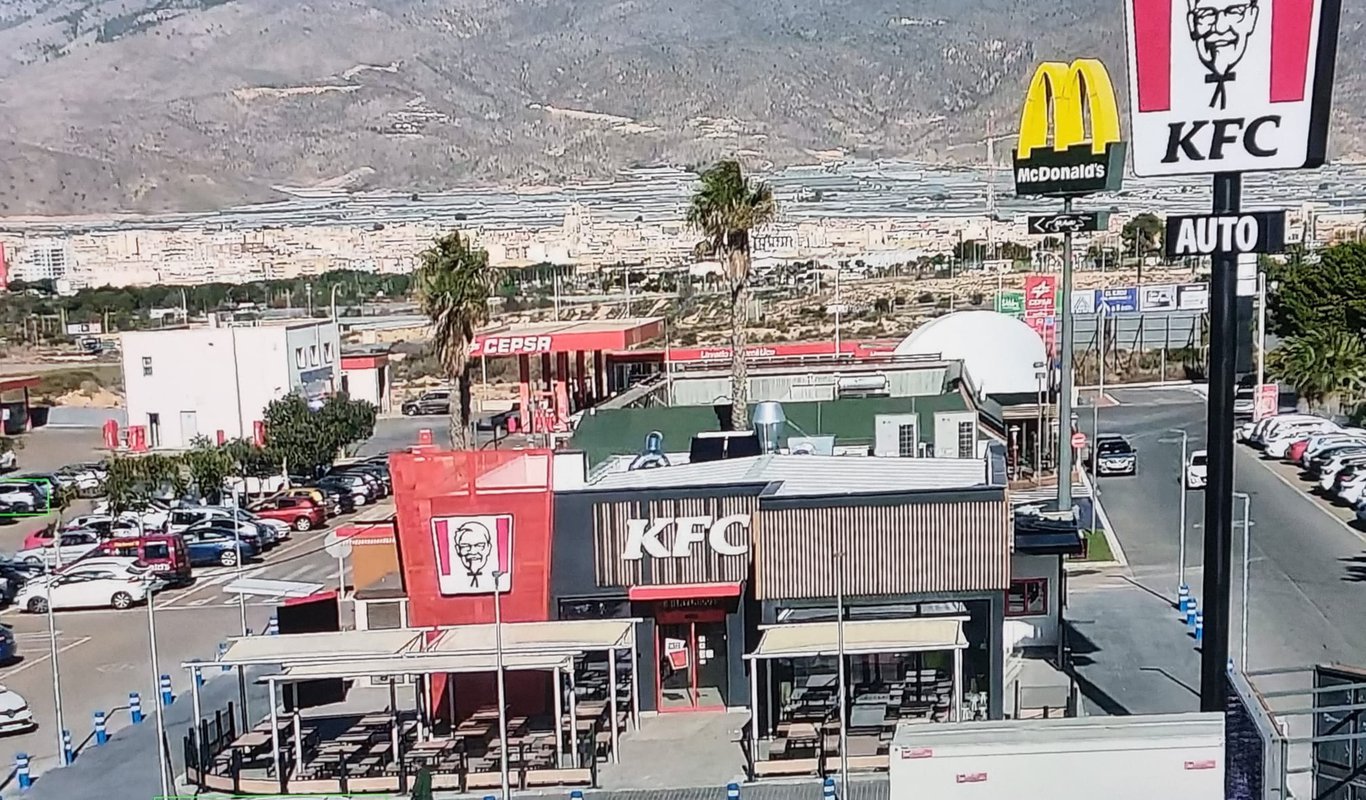 KFC inaugura un restaurante en el centro comercial El Copo