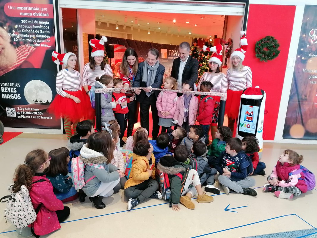 Travesía inaugura la fábrica mágica de juguetes de Papá Noel