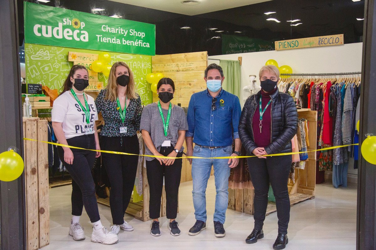Vialia inaugura una tienda benéfica de la Fundación Cudeca