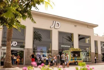 JD inaugura su tienda número 100 en Gala