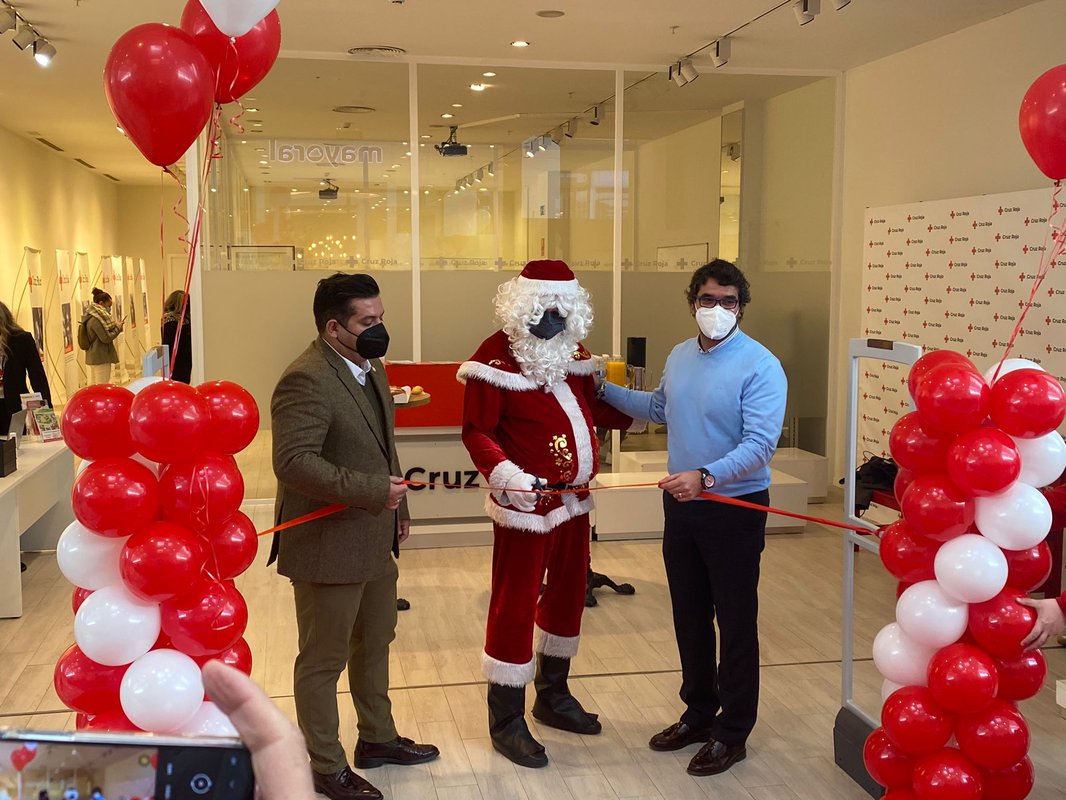 El Faro inaugura el primer local de Cruz Roja en un centro comercial