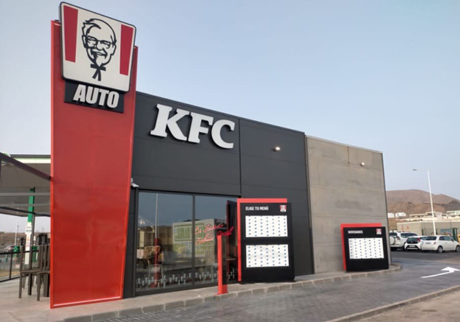 KFC aterriza en Fuerteventura con la apertura de su primer restaurante