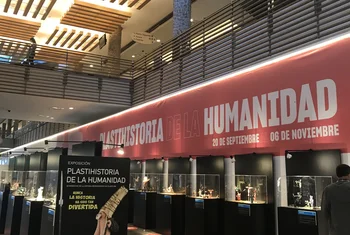 Luz del Tajo acoge la exposición "Plastihistoria de la humanidad"