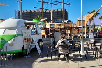 Un food truck de Llaollao se instala en Luz Shopping