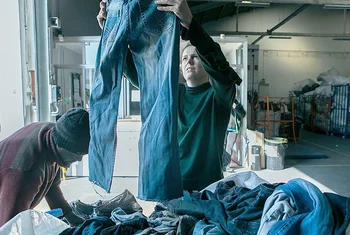Levi's y Back to Eco instalan puntos de reciclaje de 'denim'