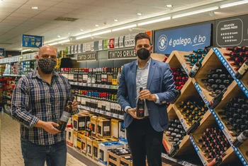 Lidl compra casi dos millones de botellas de vino gallego
