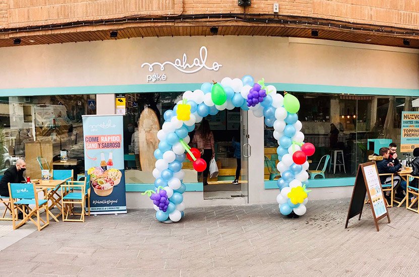 Mahalo Poké inaugura un local en Cuenca