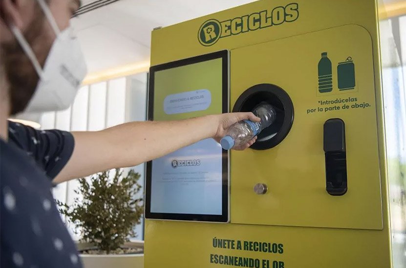 Grupo Número 1 y Archigestión premian el reciclaje en cuatro de sus centros canarios