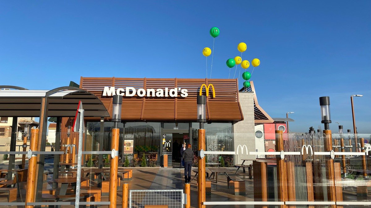 McDonald's inaugura tres restaurantes en la misma jornada