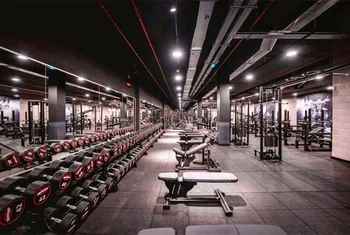 Carrefour Actur estrena un gimnasio McFIT en sus instalaciones