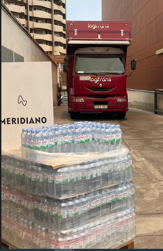 Meridiano dona 700 litros de agua a los afectados por el incendio de Tenerife